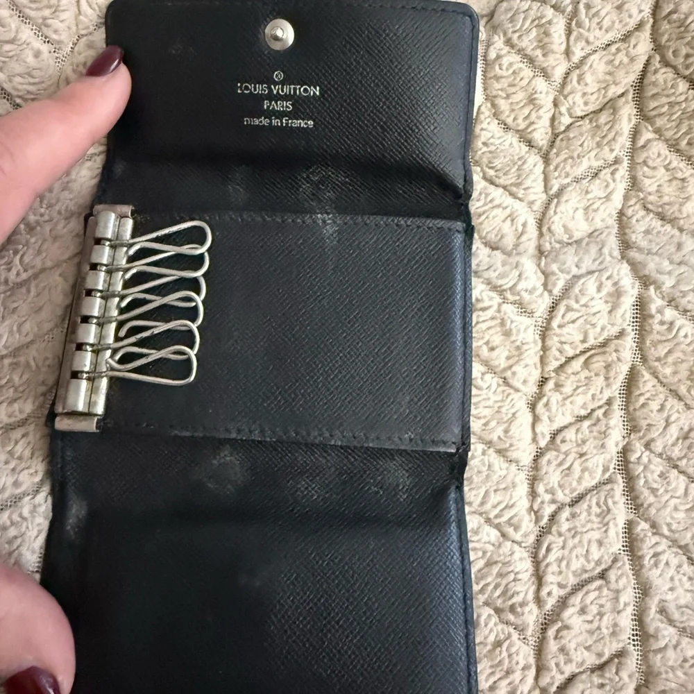 Louis Vuitton Damier Graphite 6-Key Holder - Picture 3 of 5